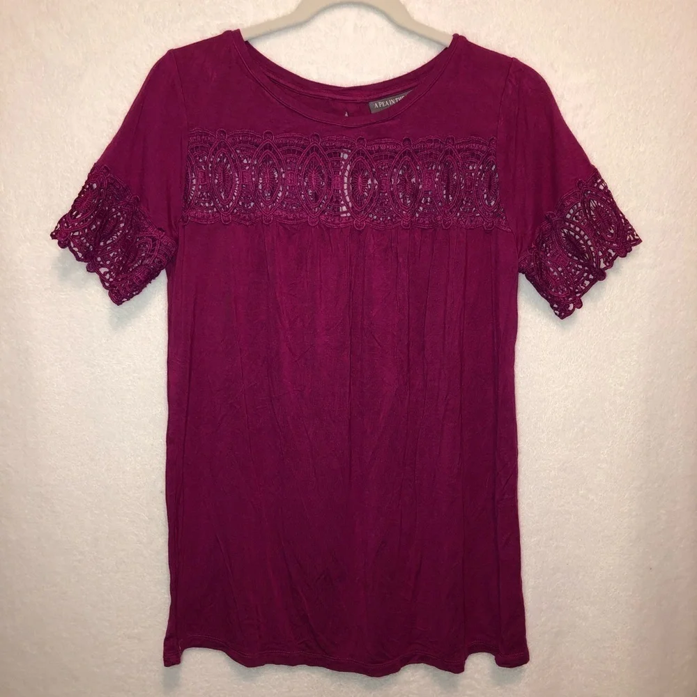A Pea in the Pod Fuchsia Embroidered Short Sleeve Blouse Size Small - Picture 1 of 9